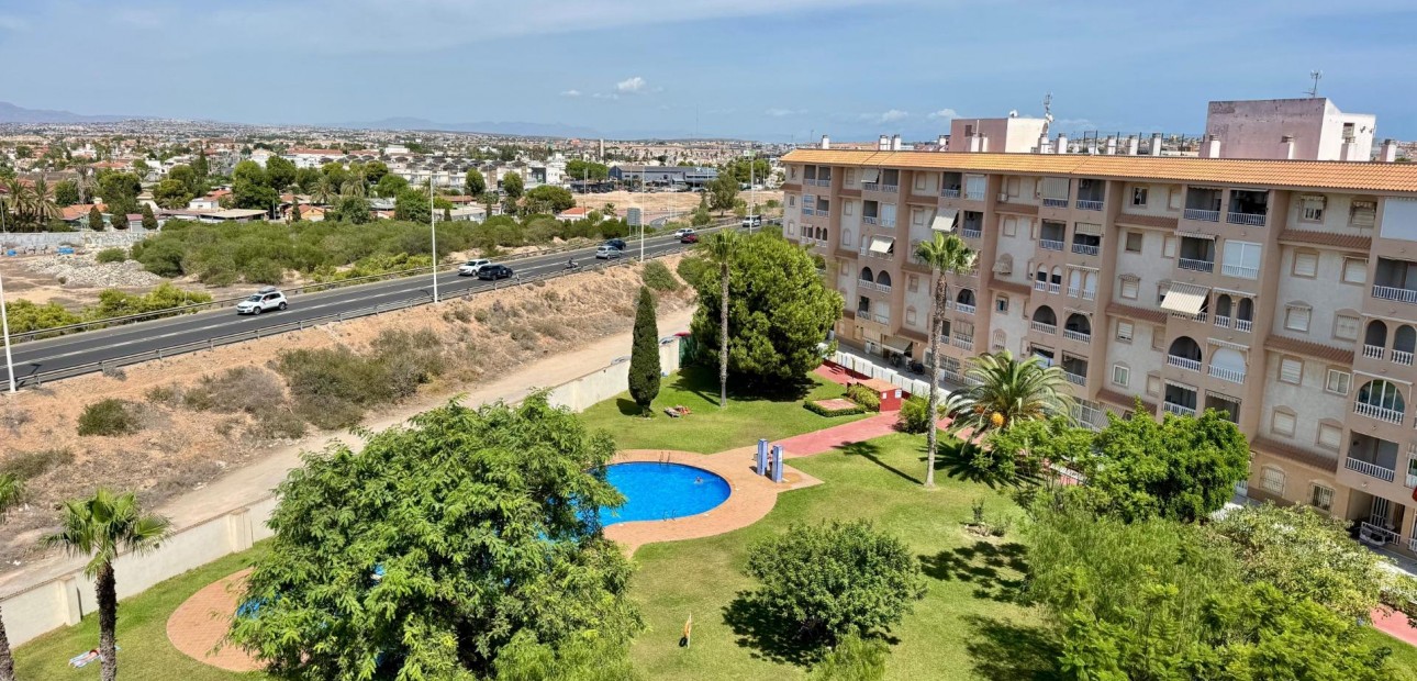 Sale - Penthouse -
Torrevieja - Centro