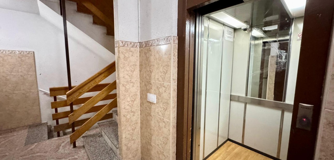 Sale - Penthouse -
Torrevieja - Centro