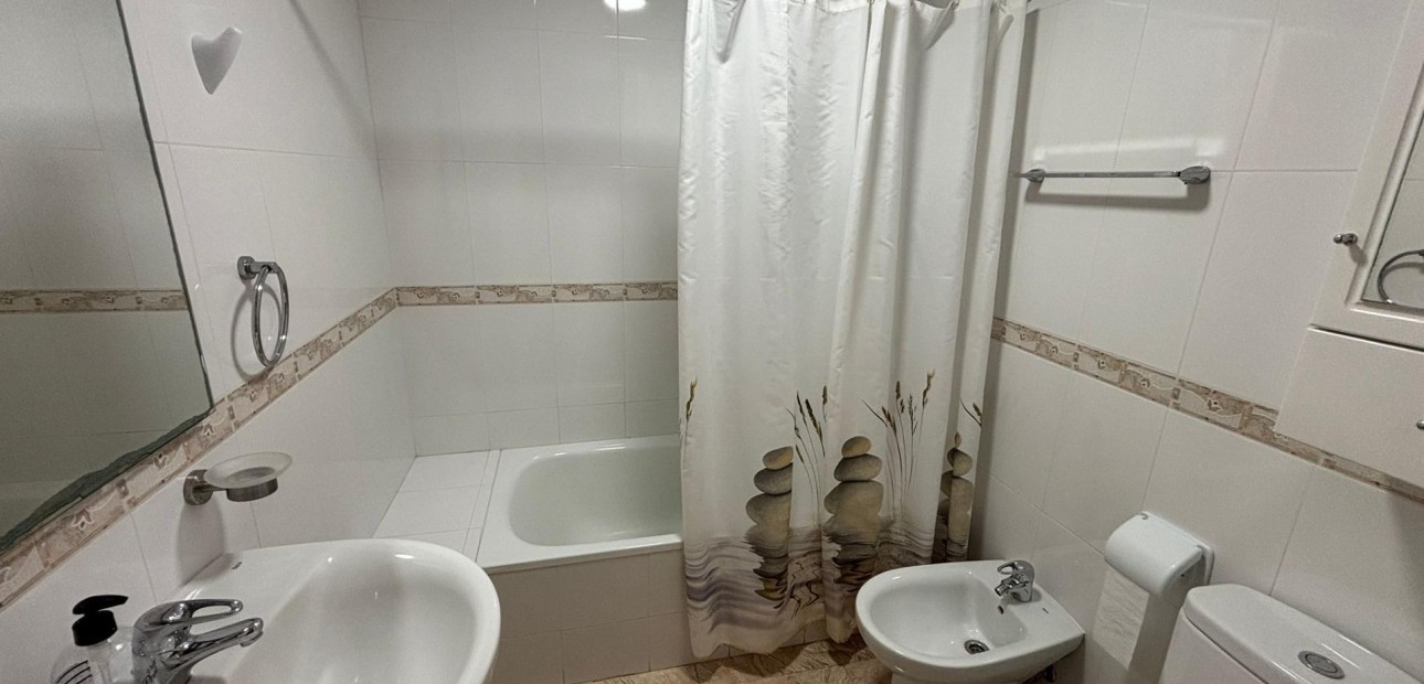 Herverkoop - Appartement / flat -
Torrevieja - Playa de los Naufragos