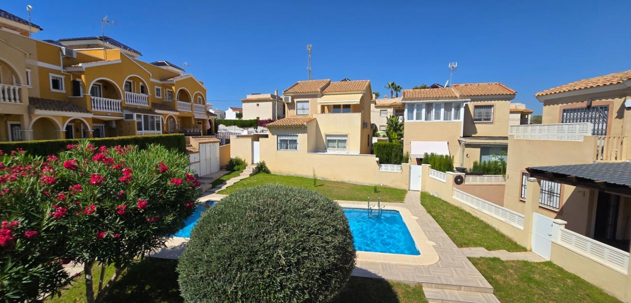 Sale - Villa -
Orihuela Costa - Villamartín-Las Filipinas