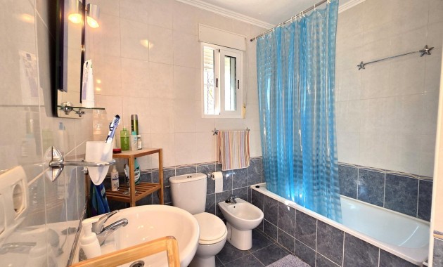 Sale - Villa -
Orihuela Costa - Villamartín-Las Filipinas