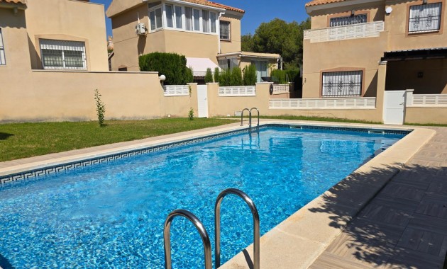 Sale - Villa -
Orihuela Costa - Villamartín-Las Filipinas