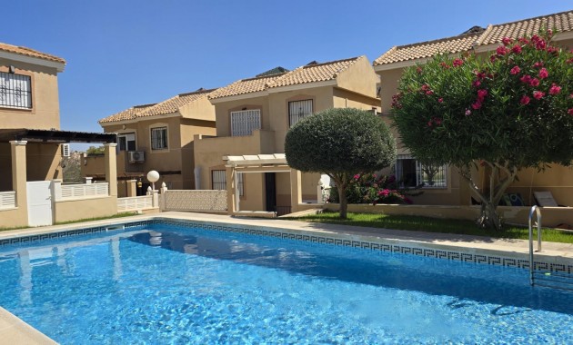 Sale - Villa -
Orihuela Costa - Villamartín-Las Filipinas