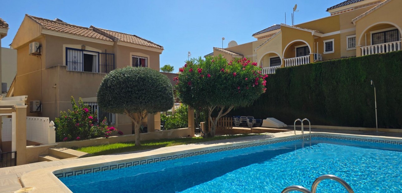 Sale - Villa -
Orihuela Costa - Villamartín-Las Filipinas