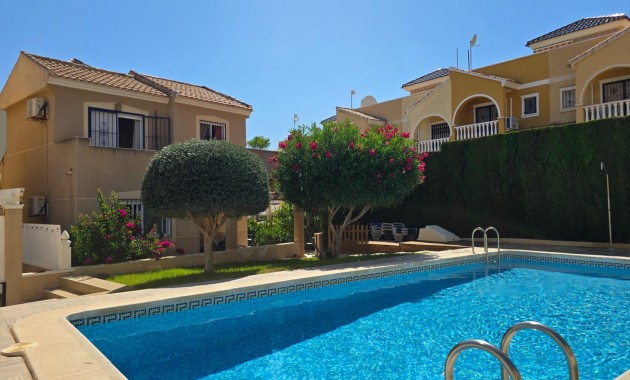 Sale - Villa -
Orihuela Costa - Villamartín-Las Filipinas