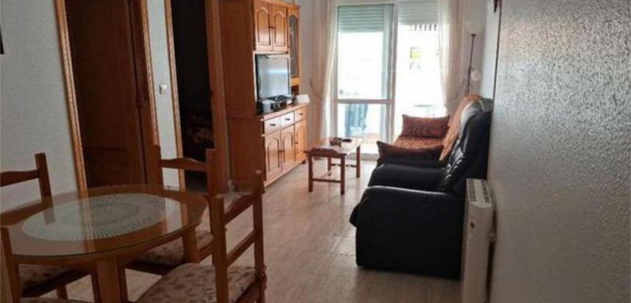 Herverkoop - Appartement / flat -
Torrevieja - Estacion de autobuses