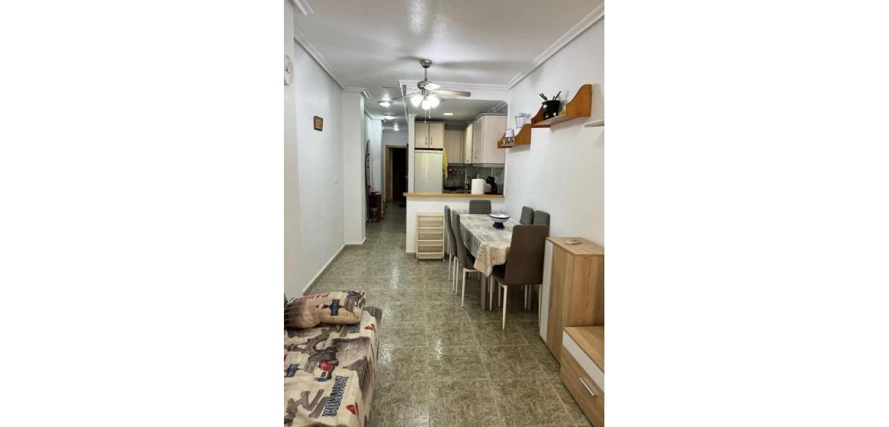 Herverkoop - Appartement / flat -
Torrevieja - Estacion de autobuses