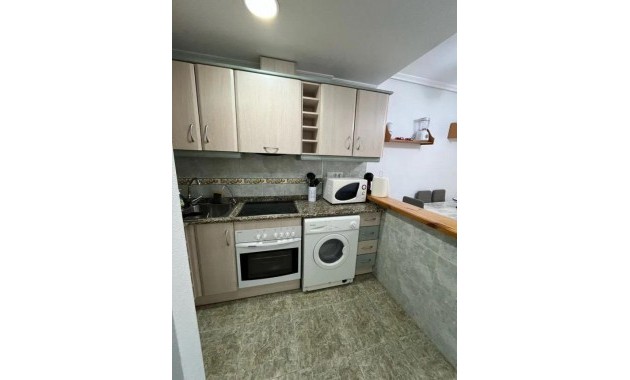 Herverkoop - Appartement / flat -
Torrevieja - Estacion de autobuses