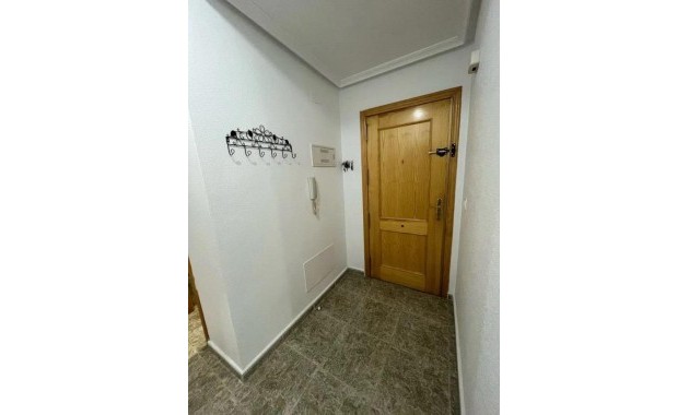 Herverkoop - Appartement / flat -
Torrevieja - Estacion de autobuses