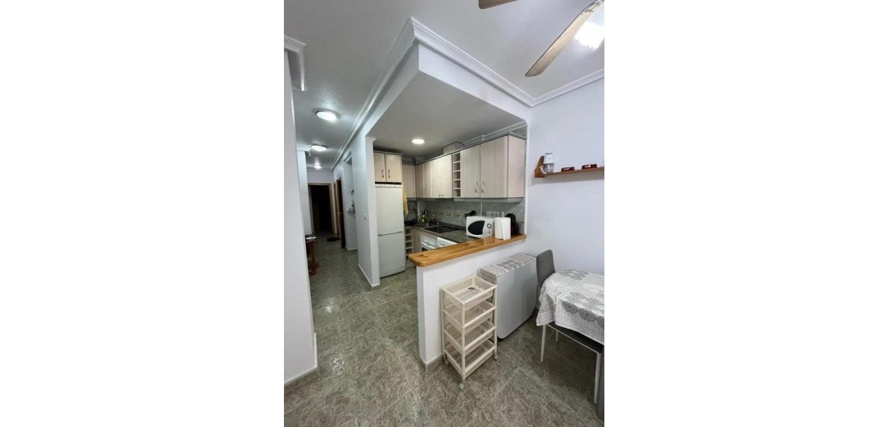 Herverkoop - Appartement / flat -
Torrevieja - Estacion de autobuses