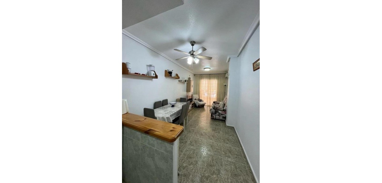 Herverkoop - Appartement / flat -
Torrevieja - Estacion de autobuses