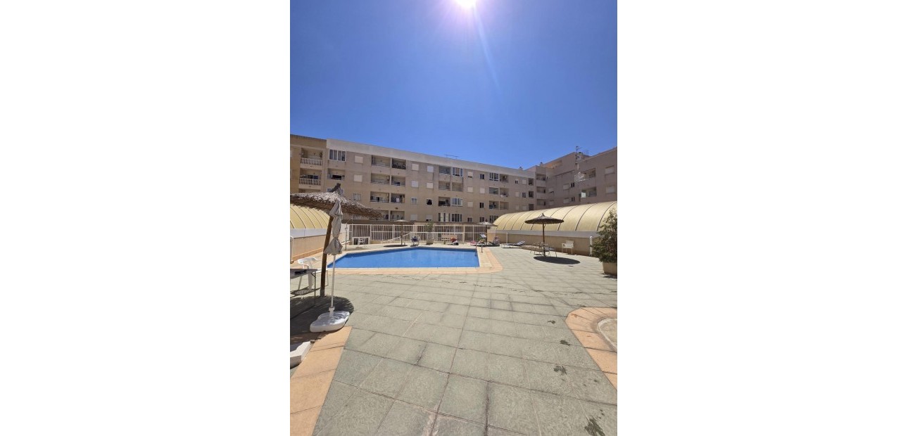 Herverkoop - Appartement / flat -
Torrevieja - torrevieja