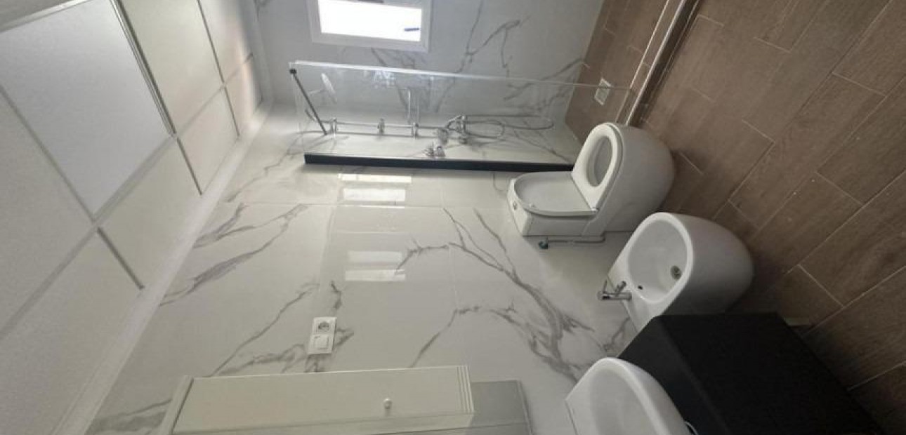 Herverkoop - Appartement / flat -
Torrevieja - torrevieja