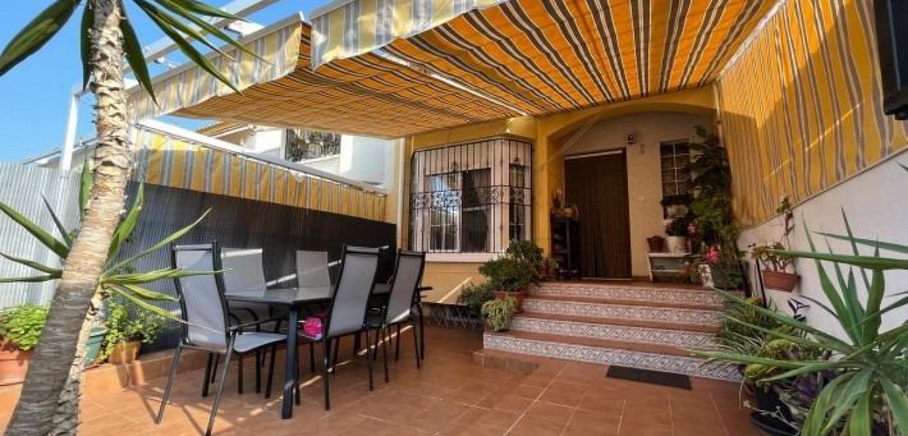 Venta - Terraced house -
Torrevieja - Los Balcones - Los Altos del Edén
