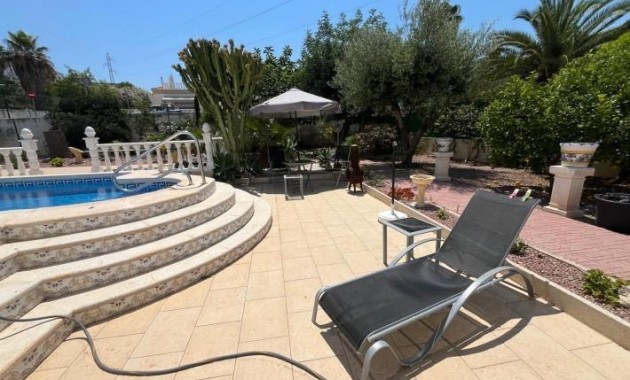 Sale - Villa -
Torrevieja - La Siesta - El Salado - Torreta