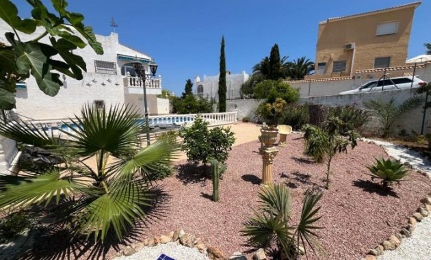 Sale - Villa -
Torrevieja - La Siesta - El Salado - Torreta