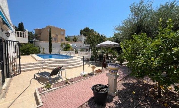 Sale - Villa -
Torrevieja - La Siesta - El Salado - Torreta