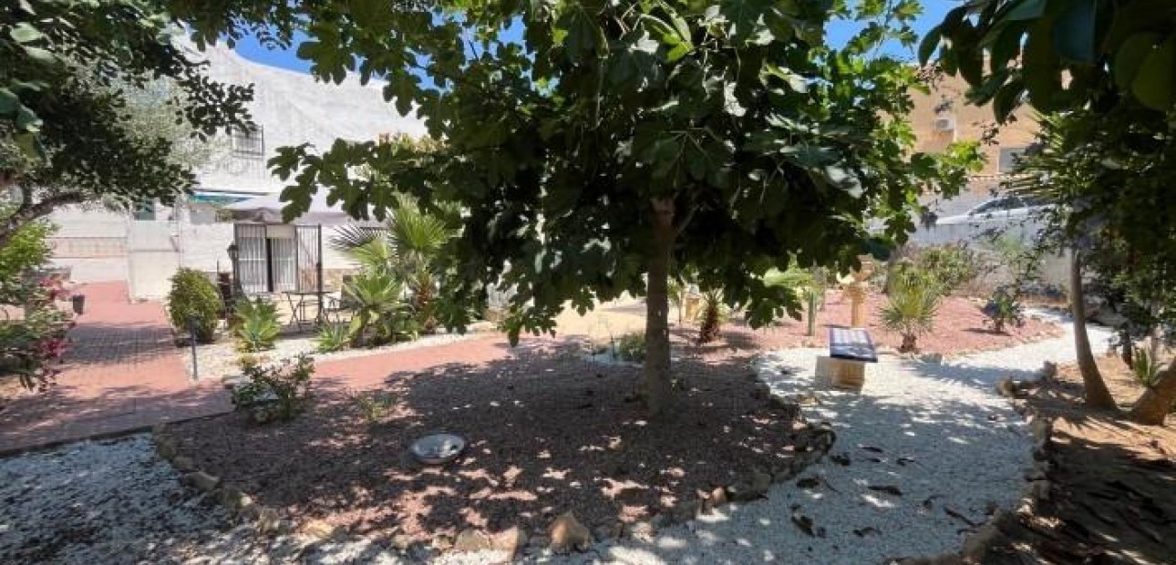 Sale - Villa -
Torrevieja - La Siesta - El Salado - Torreta