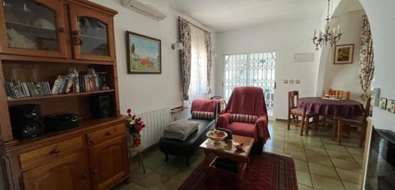 Sale - Villa -
Torrevieja - La Siesta - El Salado - Torreta
