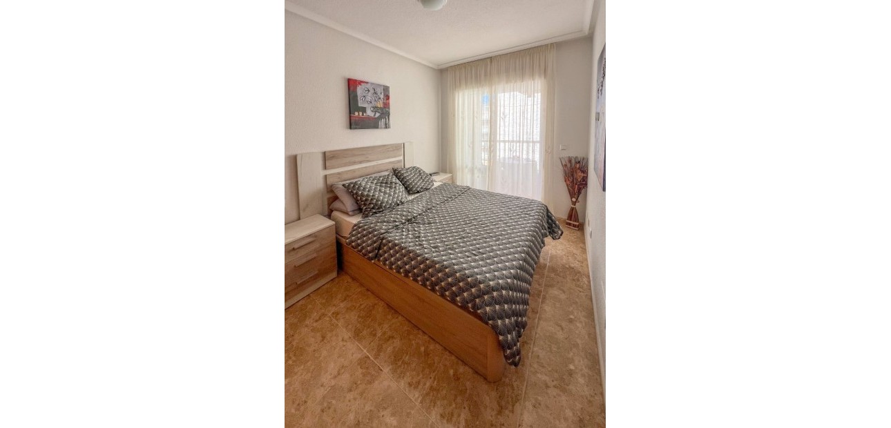 Herverkoop - 1. Apartment / flat -
Torrevieja - Acequion