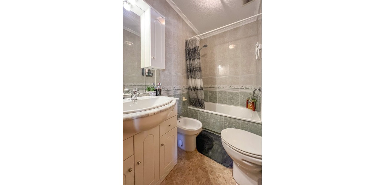 Herverkoop - 1. Apartment / flat -
Torrevieja - Acequion