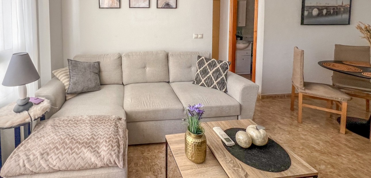 Herverkoop - 1. Apartment / flat -
Torrevieja - Acequion