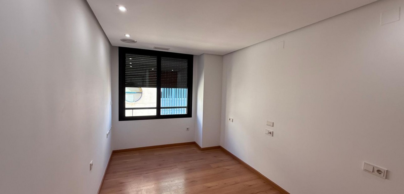 Sale - Apartment / flat -
Torrevieja - Puerto Deportivo