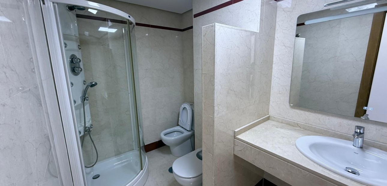 Sale - Apartment / flat -
Torrevieja - Puerto Deportivo