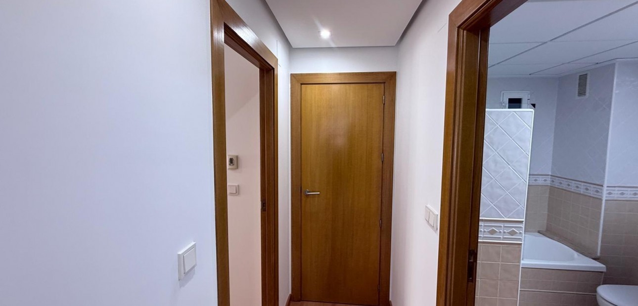Sale - Apartment / flat -
Torrevieja - Puerto Deportivo