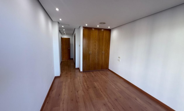 Sale - Apartment / flat -
Torrevieja - Puerto Deportivo