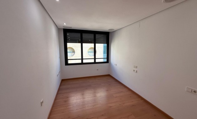 Sale - Apartment / flat -
Torrevieja - Puerto Deportivo