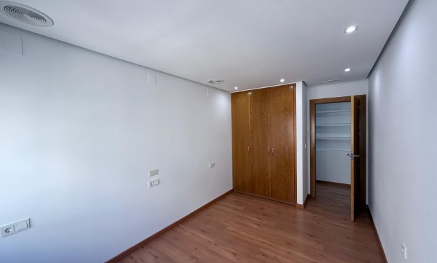 Sale - Apartment / flat -
Torrevieja - Puerto Deportivo