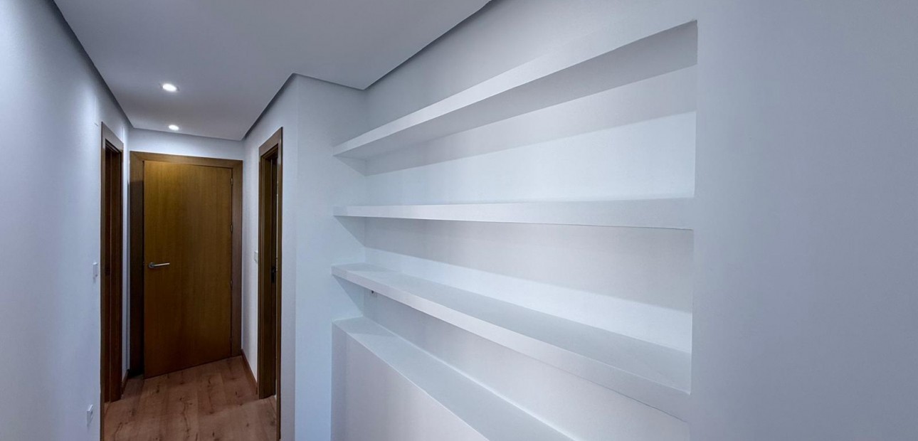 Sale - Apartment / flat -
Torrevieja - Puerto Deportivo