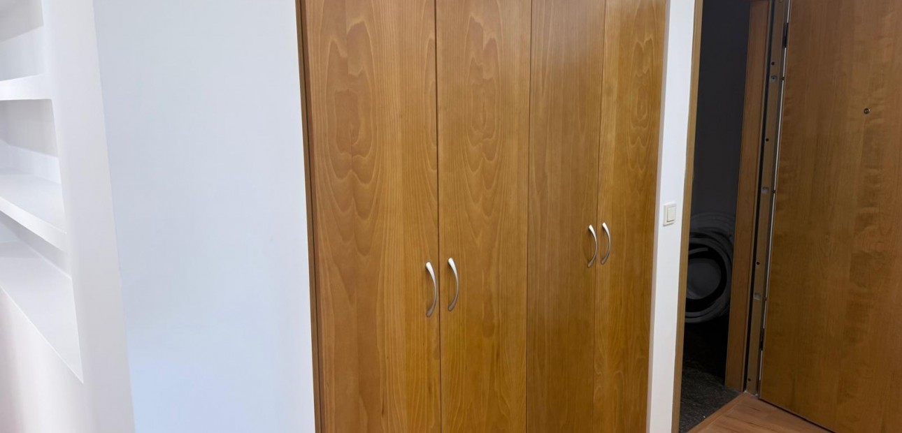 Sale - Apartment / flat -
Torrevieja - Puerto Deportivo