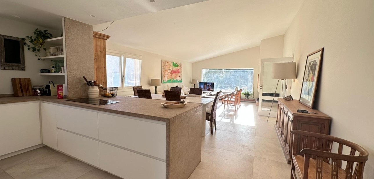 Herverkoop - Vila -
Costa de la Calma - Calvià