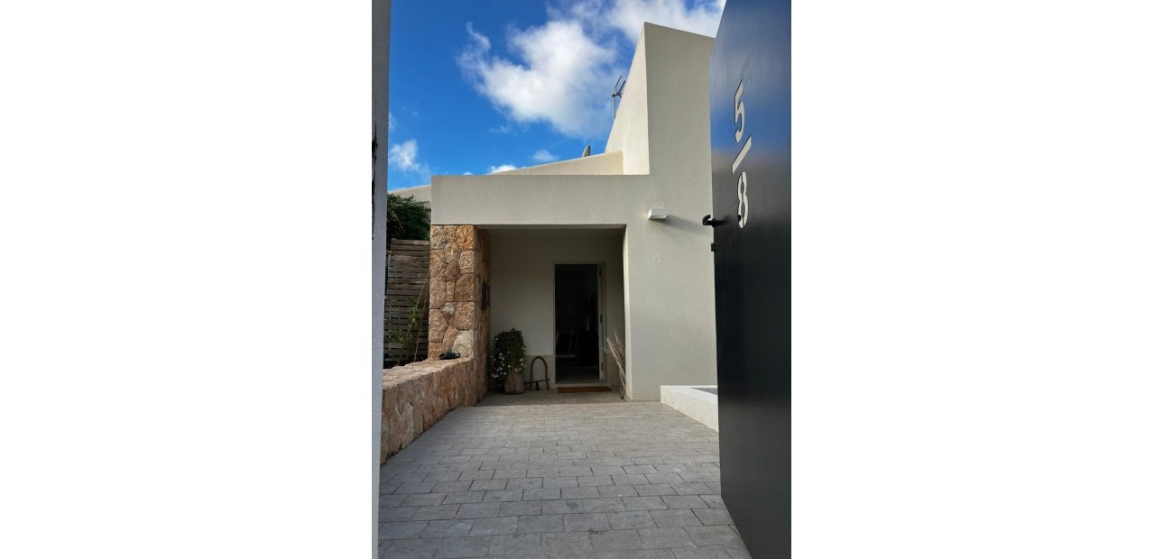 Herverkoop - Vila -
Costa de la Calma - Calvià