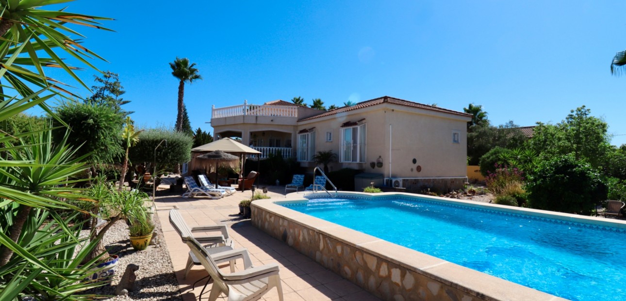 Herverkoop - Country Property -
Catral