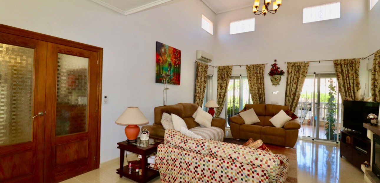 Herverkoop - Country Property -
Catral