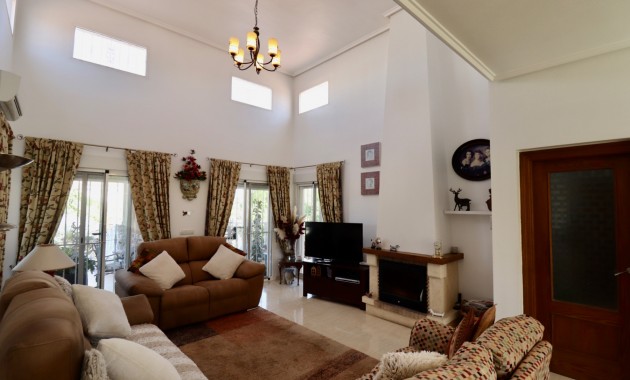 Herverkoop - Country Property -
Catral