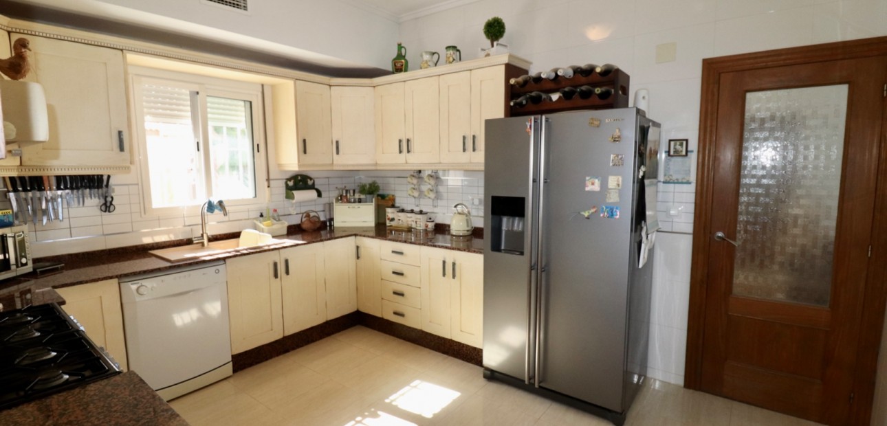 Herverkoop - Country Property -
Catral