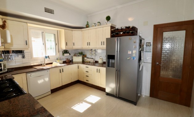 Herverkoop - Country Property -
Catral