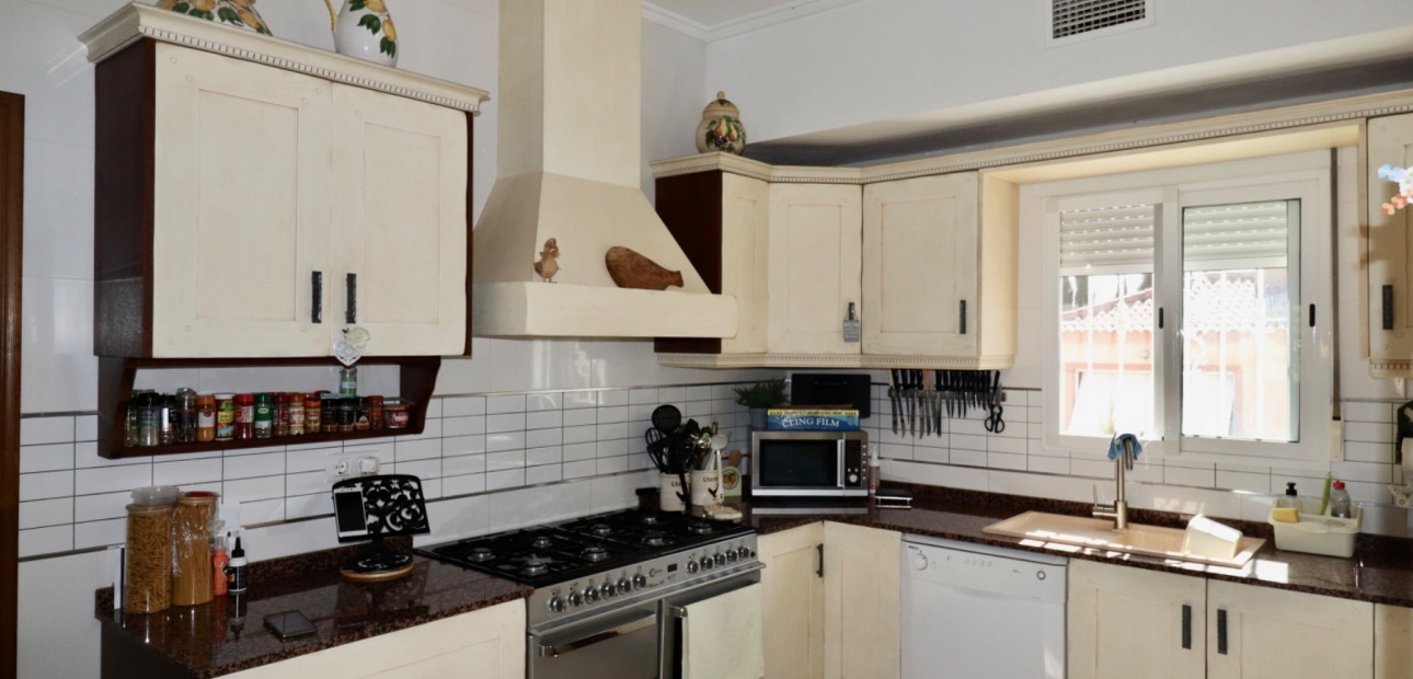 Herverkoop - Country Property -
Catral