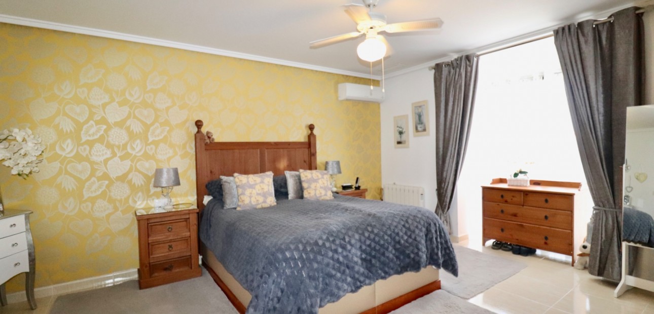 Herverkoop - Country Property -
Catral