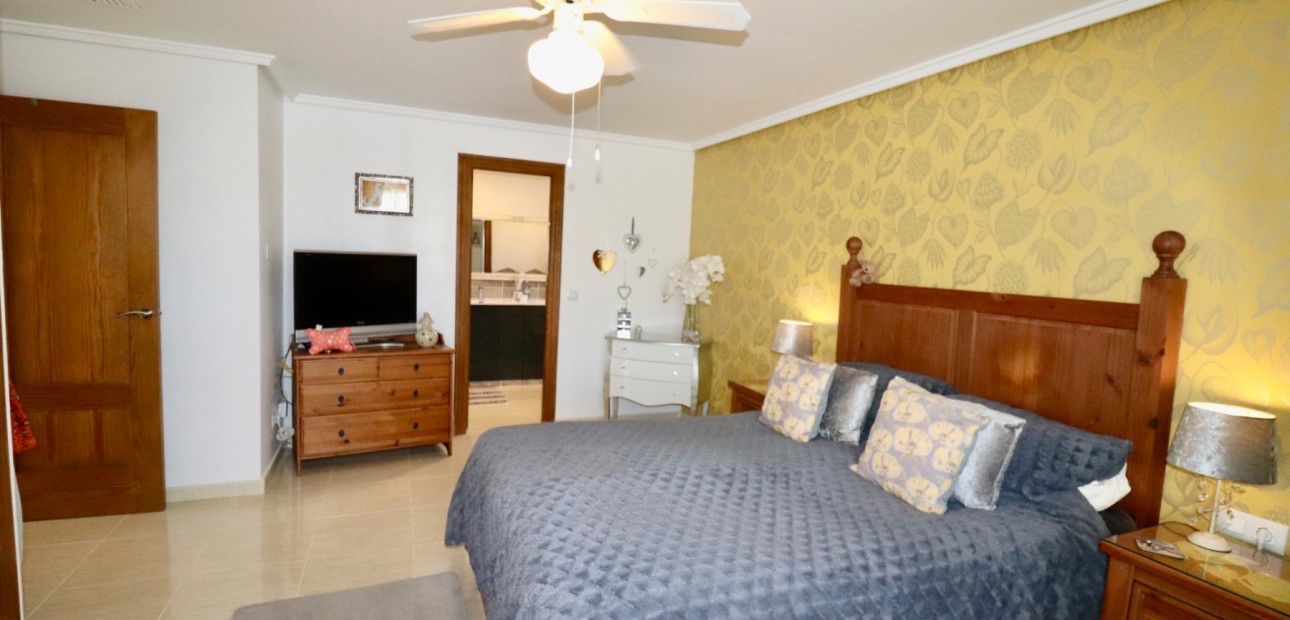 Herverkoop - Country Property -
Catral