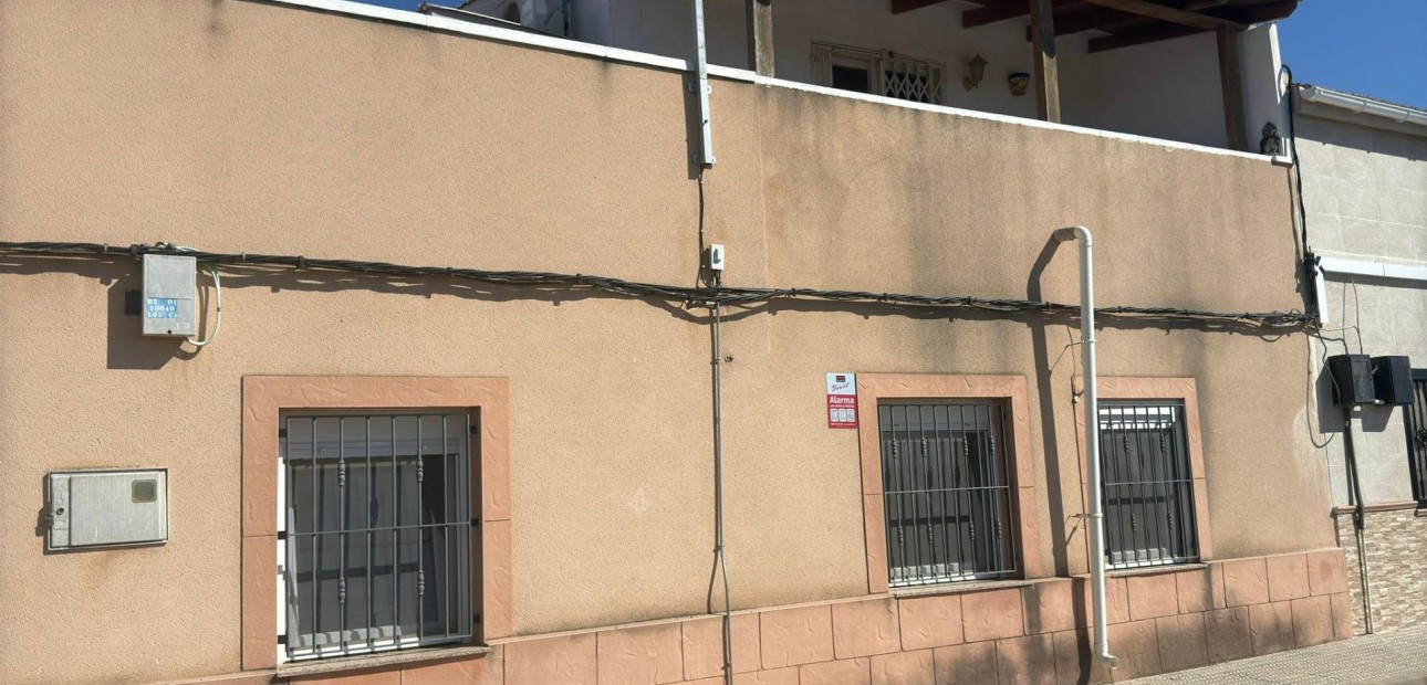 Herverkoop - Terraced house -
Almoradi - El saladar