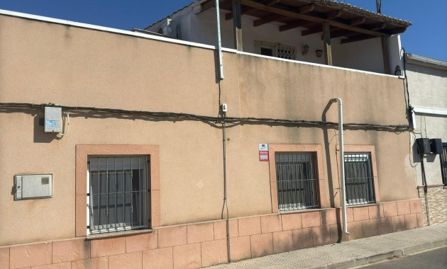 Herverkoop - Terraced house -
Almoradi - El saladar