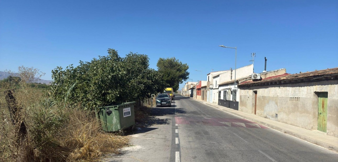 Herverkoop - Terraced house -
Almoradi - El saladar