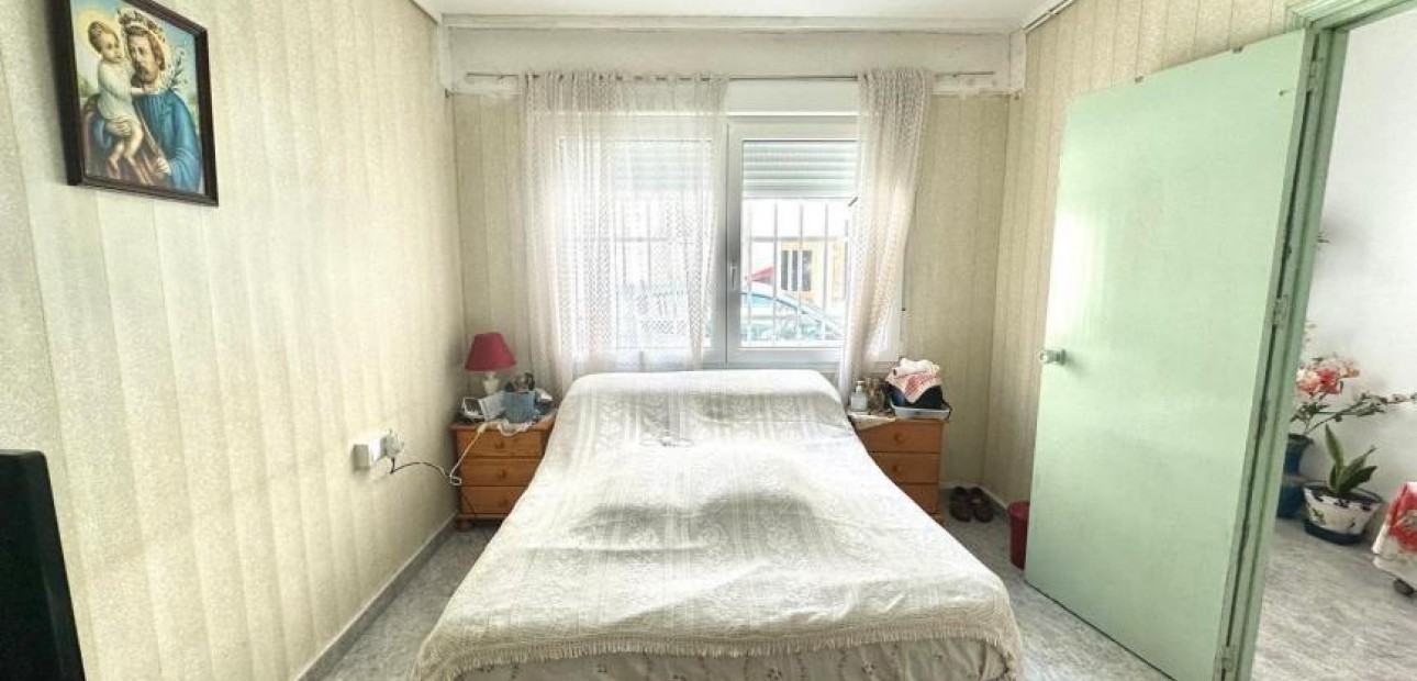 Herverkoop - House -
Torrevieja - torrevieja