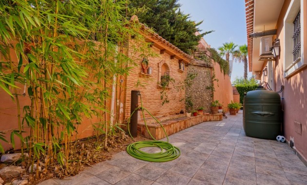 Sale - Villa -
Torrevieja - Los Balcones - Los Altos del Edén