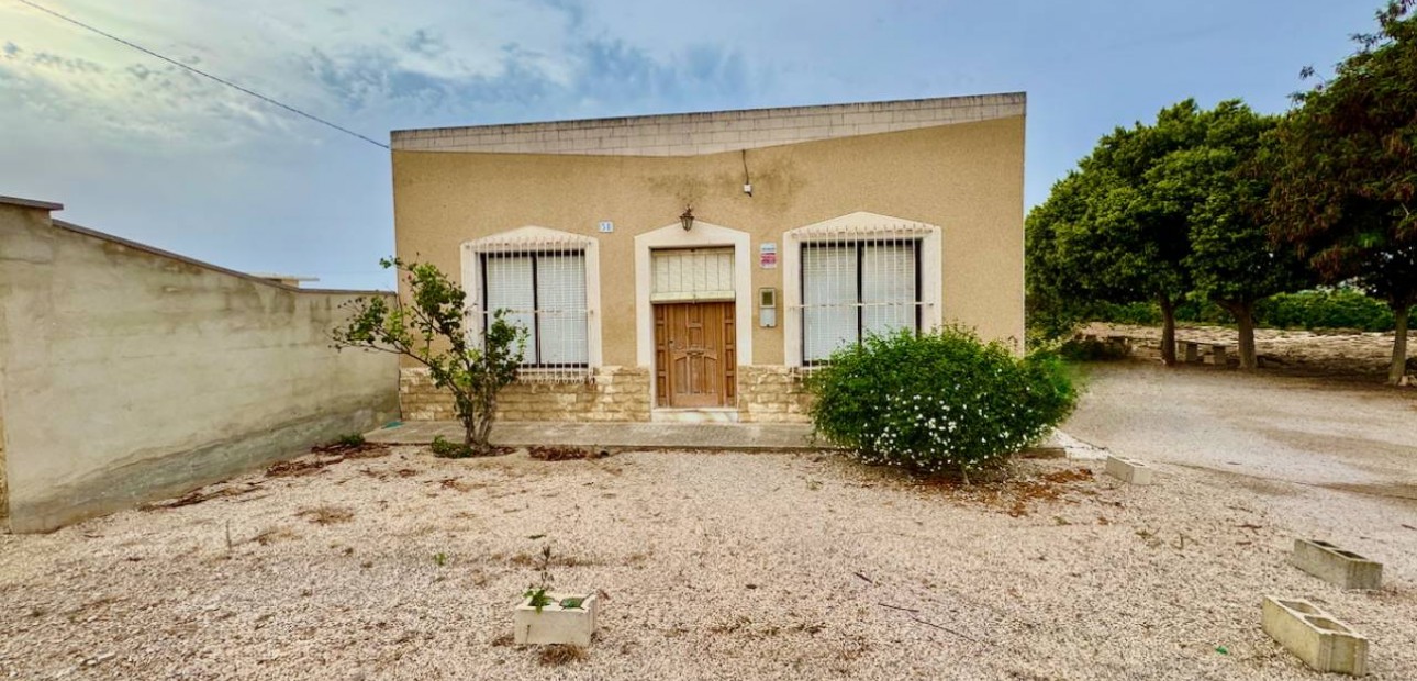 Herverkoop - Finca / Country Property -
Rojales - Cuidad Quesada